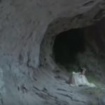 Untouchable Lovers Episode 10 Zhuque dan Rong Zhi selamat