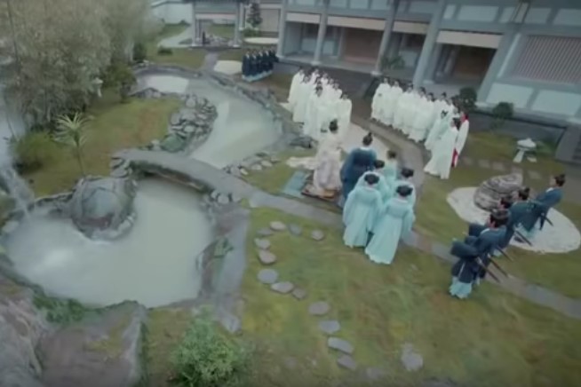Untouchable Lovers Episode 2 Para Menke dibebaskan