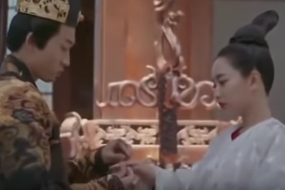 Untouchable Lovers Episode 33 selir terhormat