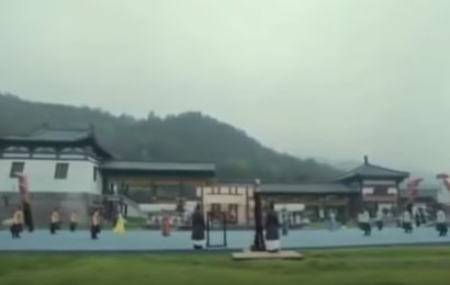 Untouchable Lovers Episode 26 Permainan Budaqiu Untouchable Lovers Episode 26 Permainan Budaqiu