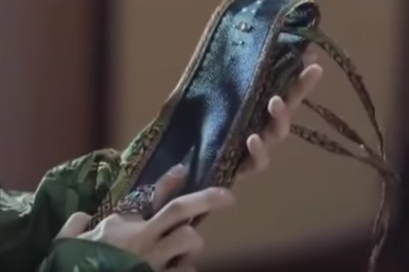 Untouchable Lovers Episode 31 Ikan Bersisik Mutiara Merah Untouchable Lovers Episode 31 Ikan Bersisik Mutiara Merah